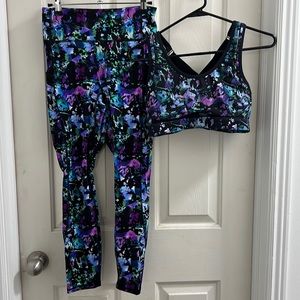 Fabletics Leggings and Matching Sports Bra!